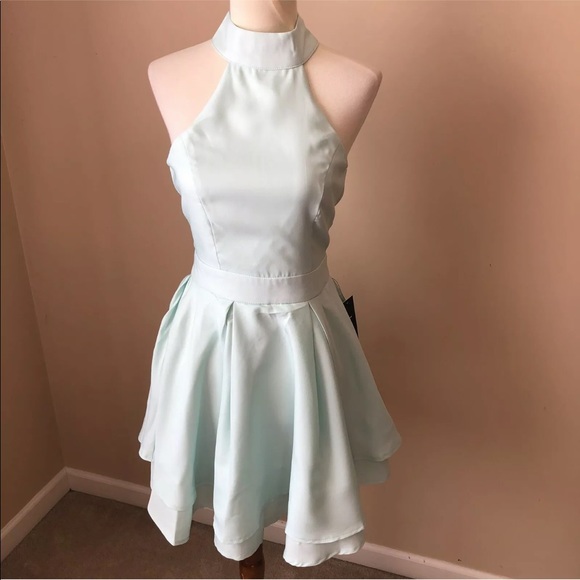 Lulus Dresses & Skirts - NWT Lulus halter neck dress light green size small